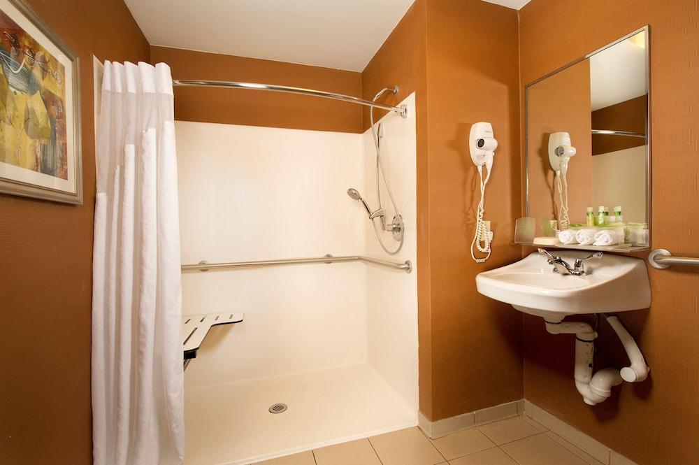 Holiday Inn Express San Antonio North Riverwalk Area By Ihg Buitenkant foto