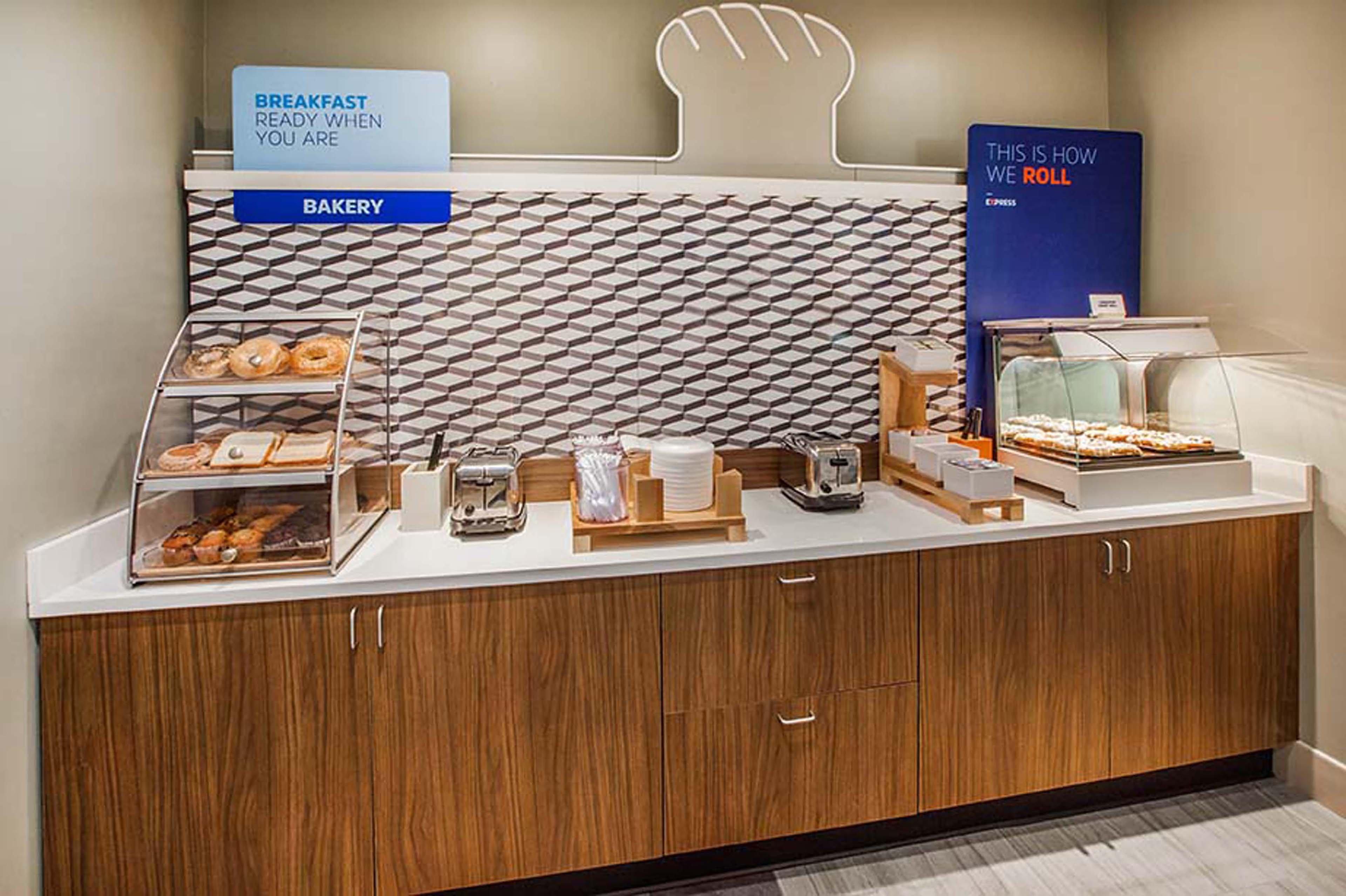 Holiday Inn Express San Antonio North Riverwalk Area By Ihg Buitenkant foto