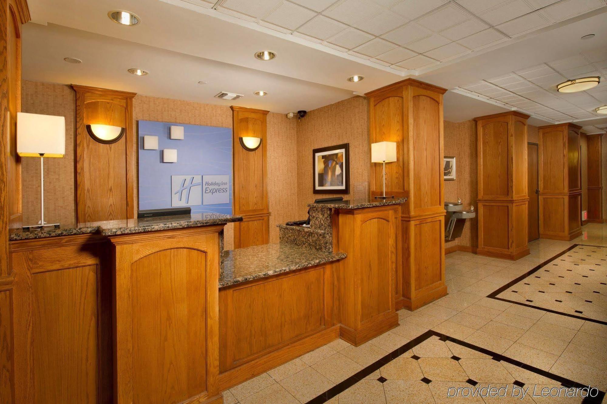 Holiday Inn Express San Antonio North Riverwalk Area By Ihg Buitenkant foto