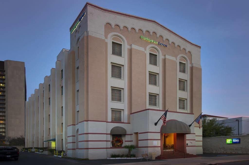 Holiday Inn Express San Antonio North Riverwalk Area By Ihg Buitenkant foto